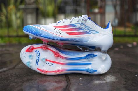 stinkende voetbalschoenen adidas|Adidas f50 voetbalschoenen.